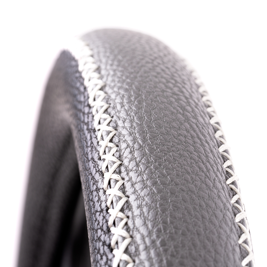 Оплётка руля AUTOPROFI из экокожи AP-1931 BK/GY (M)