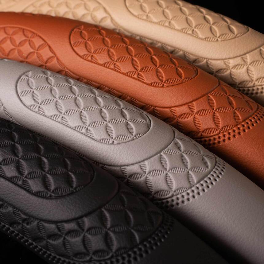 Кожаная оплётка на руль Car Performance, экокожа CP-2011 BK (XXL)