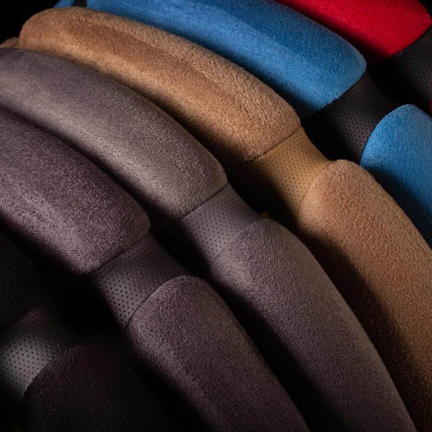 Спонжевая оплётка на руль Car Performance, алькантара/экокожа CP-5026 D.GY (M)