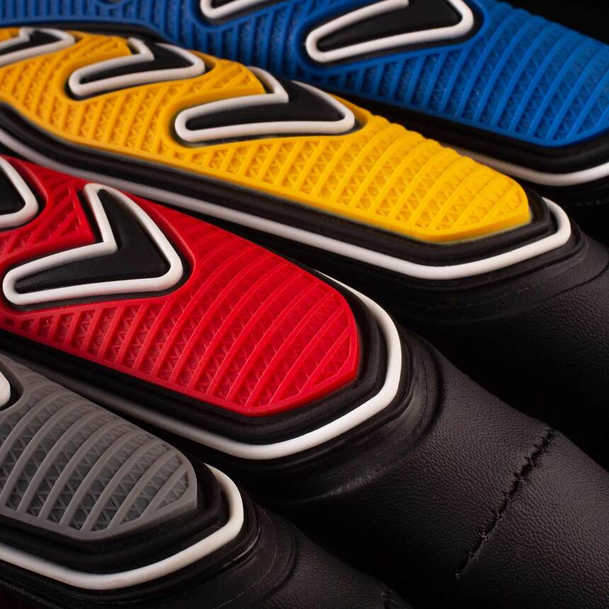 Кожаная оплётка на руль Car Performance с 3D вставками CP-2051 BK/YE (M)