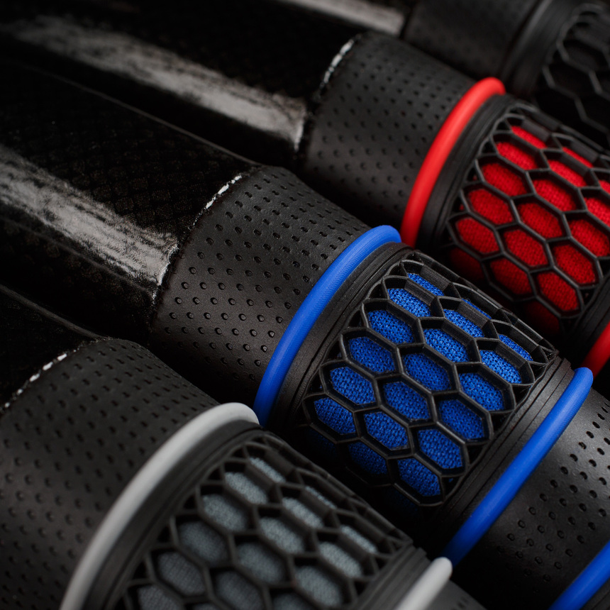 Оплётка руля AUTOPROFI экокожа AP-2051 BK/GY (S)