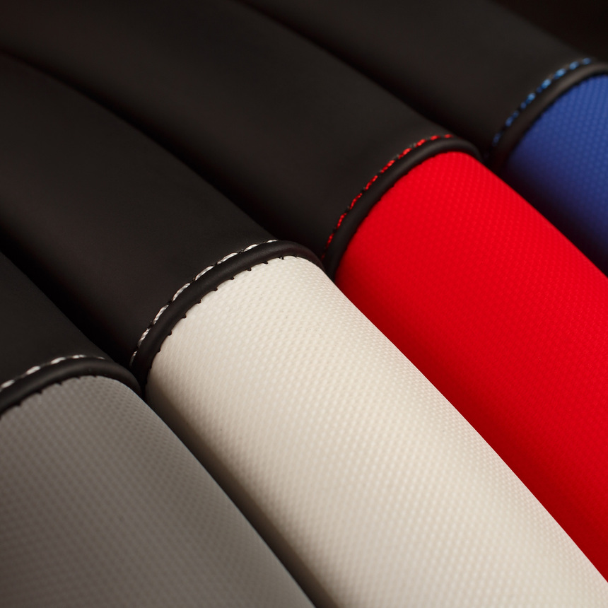 Оплётка руля AUTOPROFI софттач, синтетический нубук AP-2022 BK/RD (M)