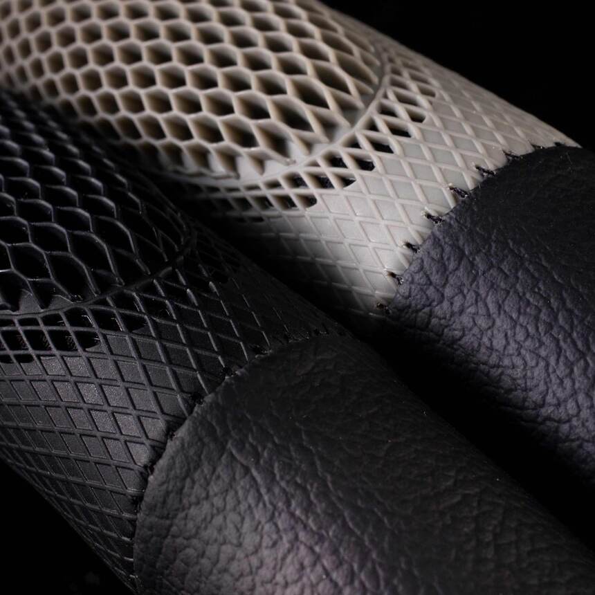 Кожаная оплётка на руль Car Performance с цветными вставками CP-2042 BK/GY (M)