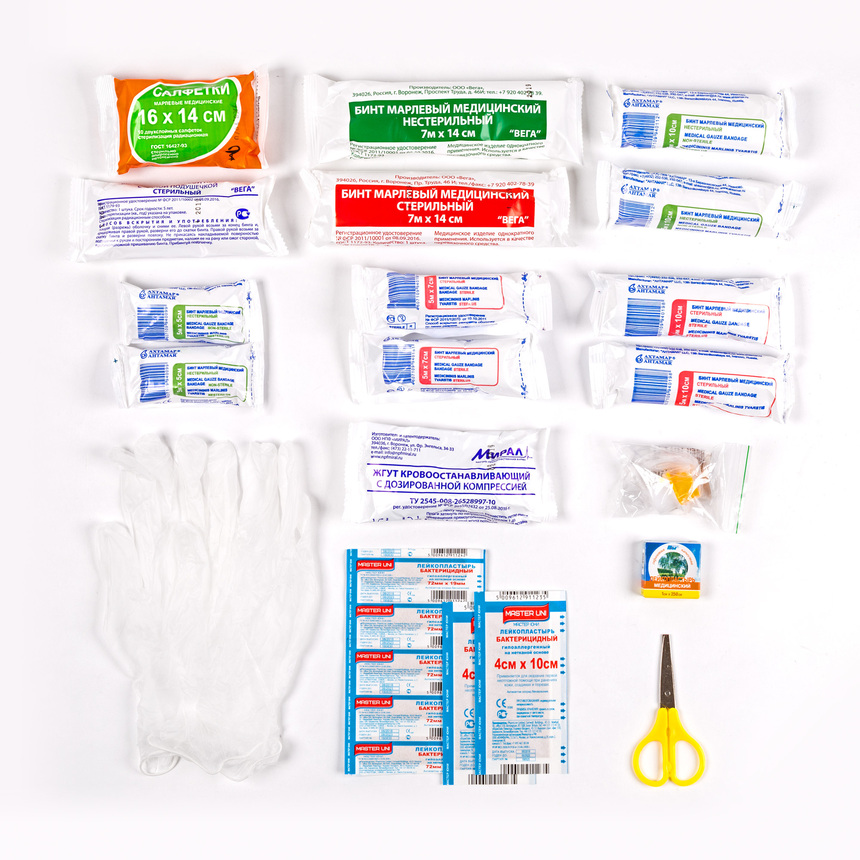 Аптечка первой помощи дорожная AUTOPROFI MED-300