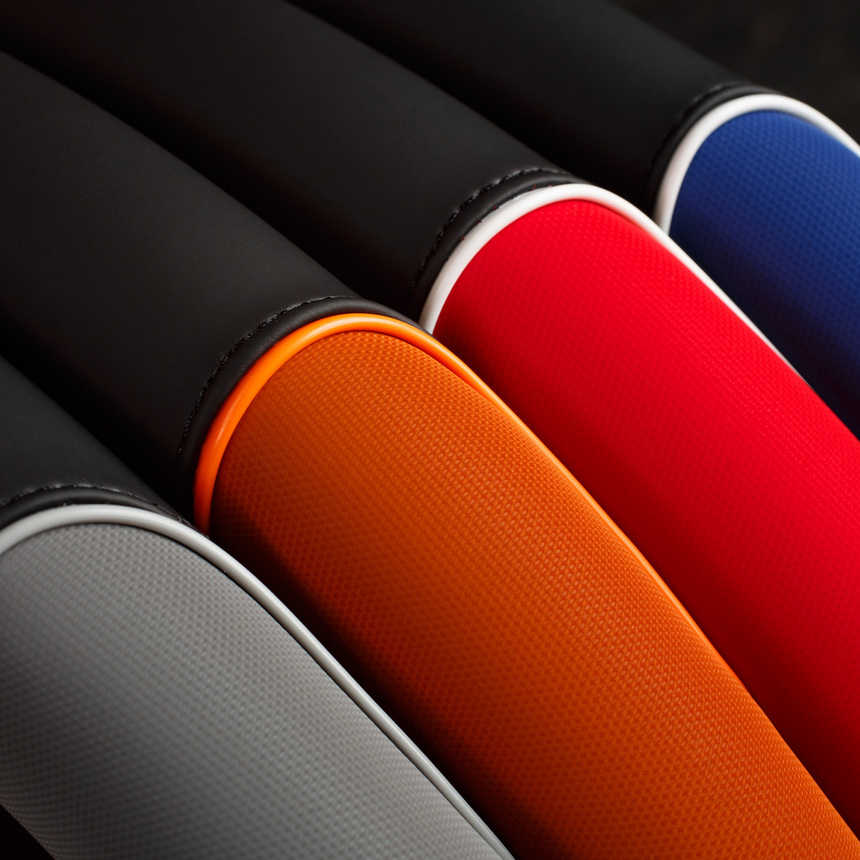 Оплётка руля AUTOPROFI софттач, синтетический нубук AP-2021 BK/RD (M)