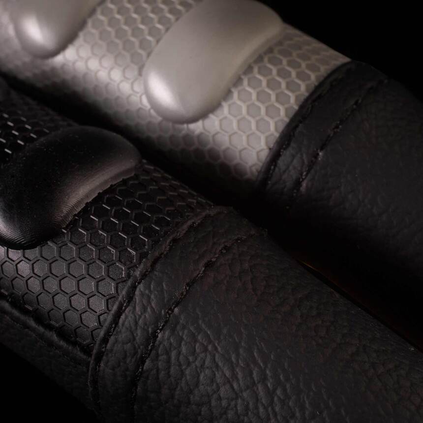 Кожаная оплётка на руль Car Performance с объёмными вставками CP-2040 BK/BK (L)