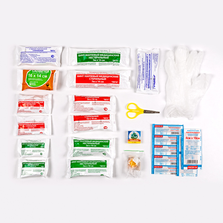 Аптечка первой помощи дорожная AUTOPROFI MED-200